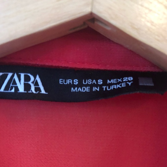 ❤️❤️🎄Red ruffled open button blouse for holiday season. - Picture 3 of 6